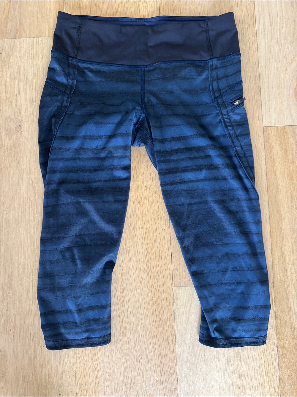 Lululemon Navy & Black Athletic Capri Leggings